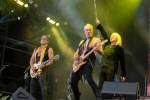 Complete List Of Def Leppard Band Members - ClassicRockHistory.com