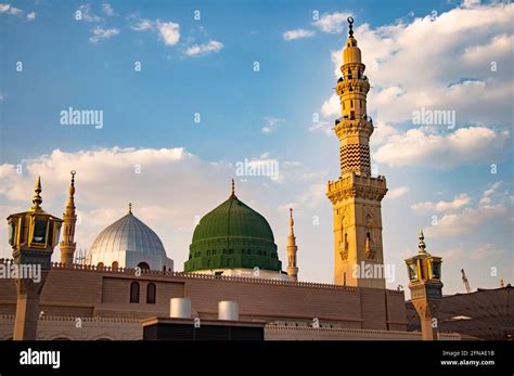 Madinah Munawwarah High Resolution Stock Photography and Images - Alamy