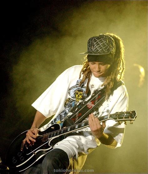 Tom Kaulitz .. ♥ - Guitar Photo (17809545) - Fanpop