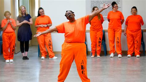 Women in Arizona prison engage in Think Motion arts program