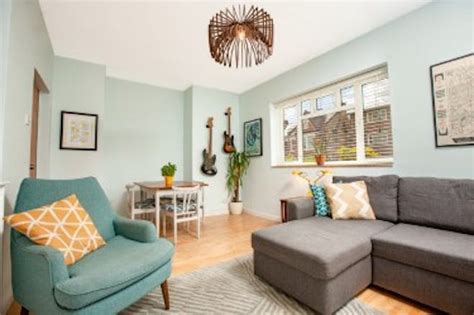 1 bedroom ground floor flat for sale in Lessar Avenue, Clapham South, SW4 9HN