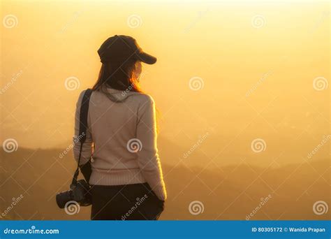 Professional Woman Photographer See the Mountain Stock Photo - Image of casual, people: 80305172