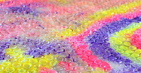 BIG Bubble Wrap Painting. - Picklebums