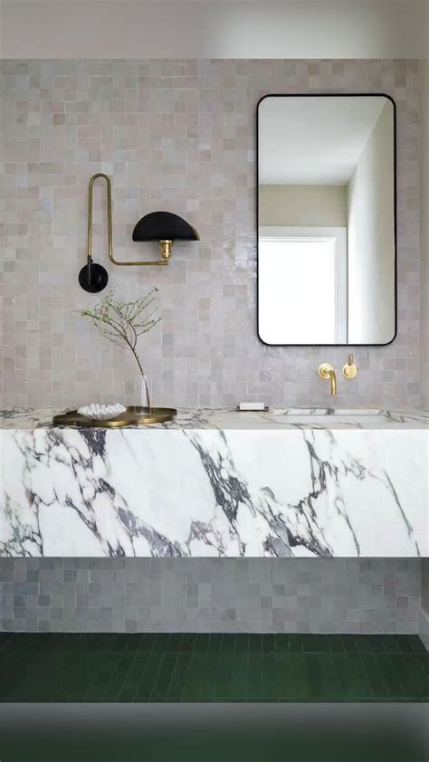 Marble Bathroom Vanity Design | Design de interiores de banheiro, Projeto moderno de banheiro ...