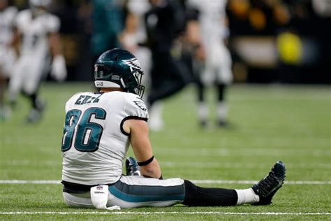 Zach Ertz Misses Practice, Status in Jeopardy for Sunday