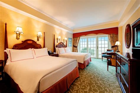 Hotel and Dining Credit Offer: Hong Kong Disneyland Hotel Holiday Package for Two - Klook Hong Kong