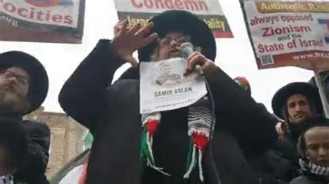 Neturei Karta Members Demonstrate In Support Of Palestinians, Condemn Israeli 'Atrocities' - VINnews