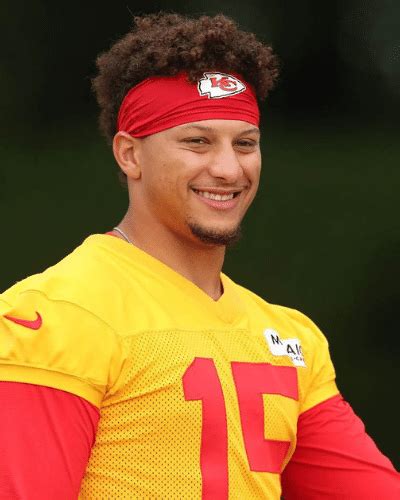 Patrick Mahomes haircut - with real life photos - Dr HairStyle