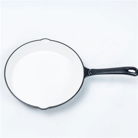 Black Enamel Shallow Round 6Inch Cast Iron Skillet from China manufacturer - Zhongshuai Cookware