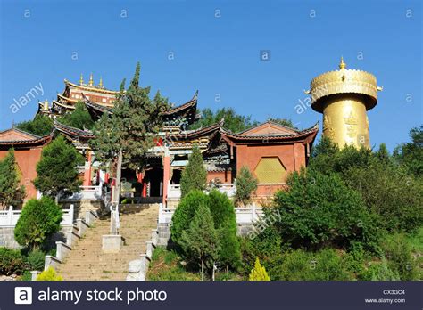 Tibetan roof hi-res stock photography and images - Alamy