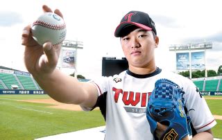 Cardinals Linked to KBO Closer Woo-Suk Go - The Forkball