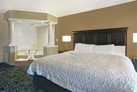 Hampton Inn Biloxi Hotel (Biloxi (MS)) - Deals, Photos & Reviews