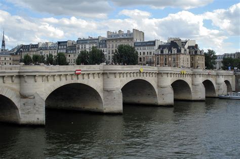 RENAISSANCE ARCHITECTURE, France accepts Classicism; Pont Neuf, 1578 ...