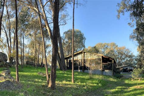 Woolshed Cabins, Beechworth - Travel Victoria: accommodation & visitor guide