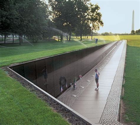 Vietnam Veterans Memoria by Maya Lin | Memorial architecture, Vietnam ...