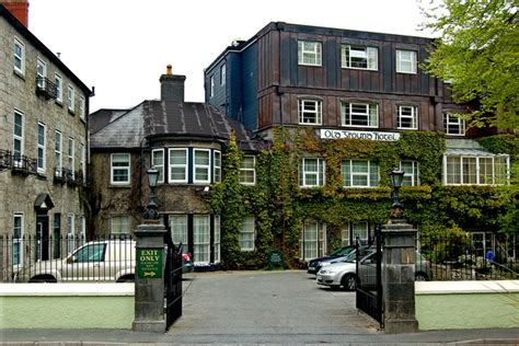 Ennis - Old Ground Hotel - View from... © Joseph Mischyshyn cc-by-sa/2.0 :: Geograph Ireland