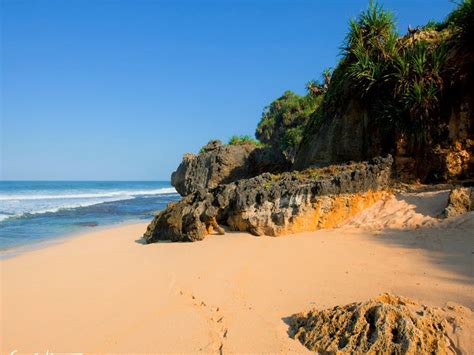 5 Pantai Terindah di Yogyakarta – Via.com Indonesia Official Blog