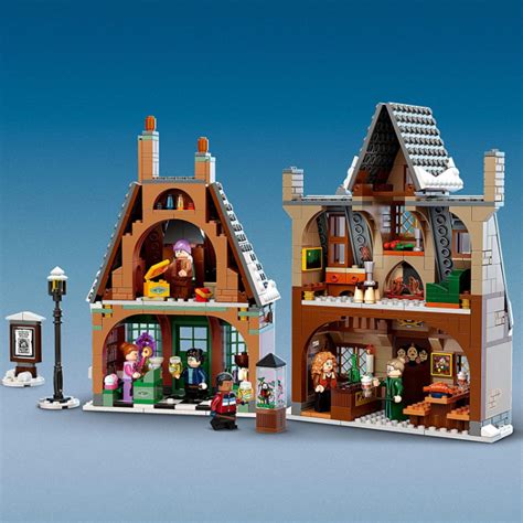 You Can Get A Harry Potter Hogsmeade Village LEGO Set And You Can Just ...