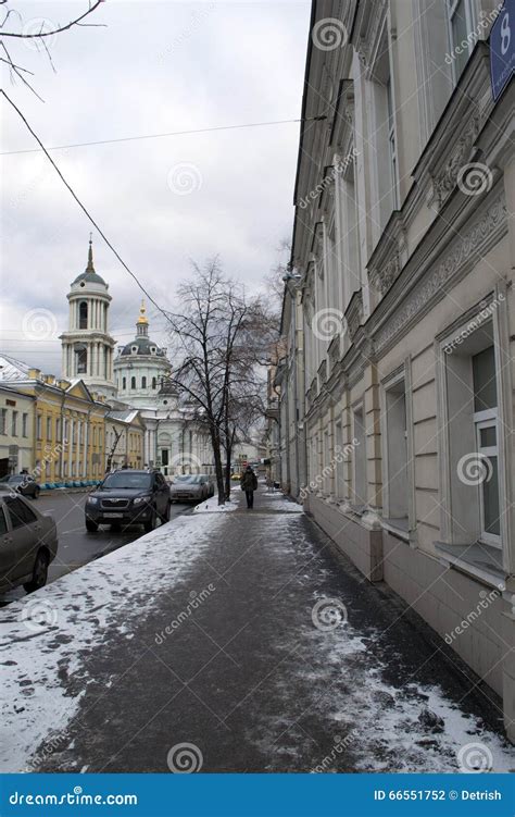 The streets of Moscow editorial photography. Image of winter - 66551752