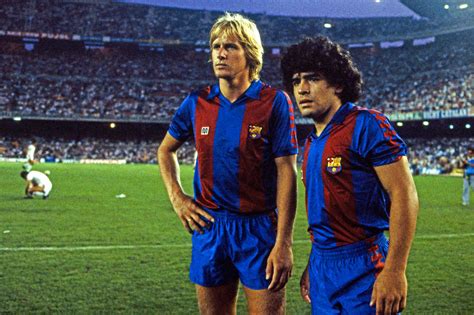 El día que Maradona amenazó con romper todos los trofeos del Barcelona - TyC Sports