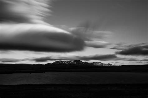 75 Seconds of Hengill Volcano, Iceland [2048x1365][OC] : r/ExposurePorn