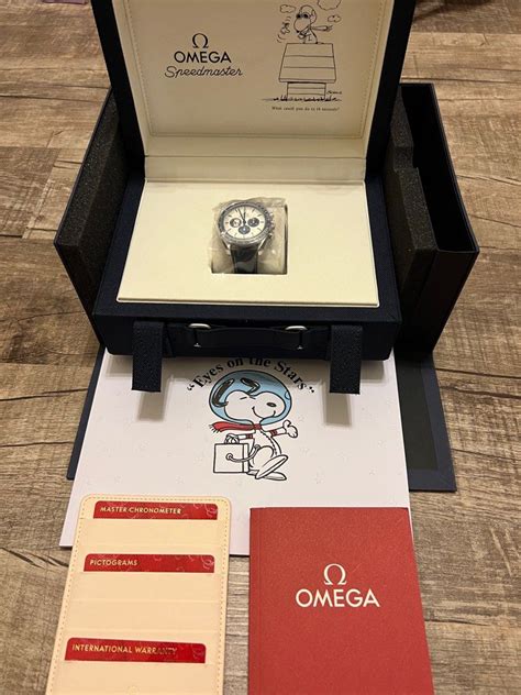 Mar 2023 BNIB Omega Snoopy , Luxury, Watches on Carousell