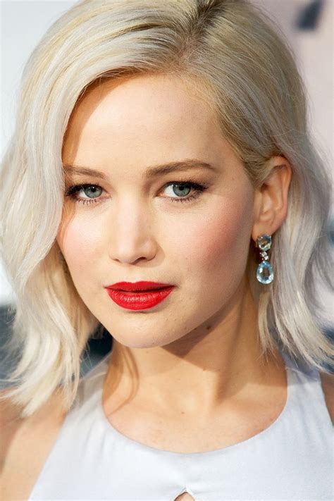 15 Celebs Who Prove Platinum Blonde Hairstyles Are Universally ...