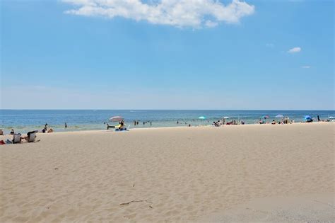 Muskegon State Park beach on Lake Michigan: Channel Beach near sand ...