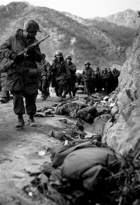 Korean War: Classic Photos by David Douglas Duncan