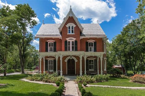 1880s Victorian updated for contemporary living asks $695K - Curbed