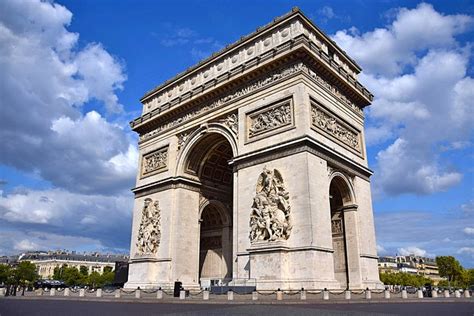 31 Top-Rated Tourist Attractions in Paris | PlanetWare