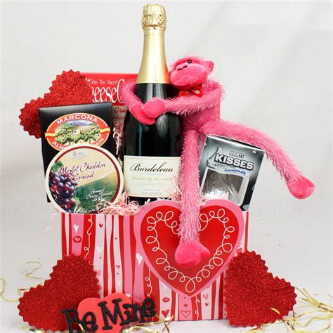 Valentine Gift Baskets Ideas - InspirationSeek.com