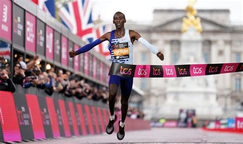 Kelvin Kiptum: World marathon record holder and his coach die in car crash - Q Radio