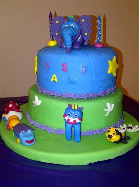 GiggleBellies cake - Decorated Cake by YummYum - CakesDecor