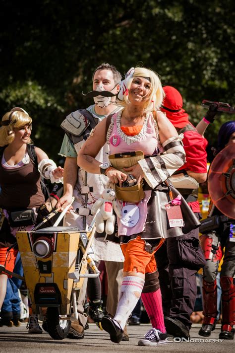 Around Dragon Con 2014: Cosplay, Panels and Epic Parades