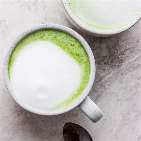 Matcha Latte Recipe (Matcha Green Tea Latte) - Fit Foodie Finds