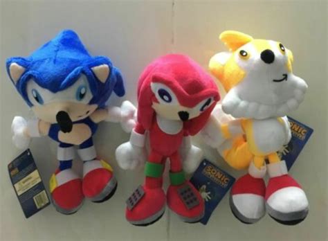 These Sonic bootlegs in eBay are so ugly especially Tails he looks like ...