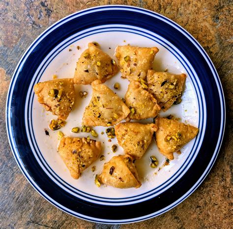 Mawa Samosa Recipe | Sweet Samosa | VegeCravings