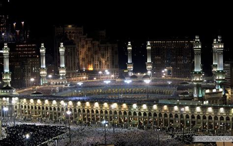 Download Mecca Saudi Arabia In Night - WallpaperTip