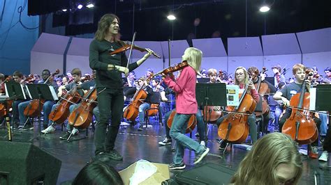 Trans-Siberian Orchestra's Mark Wood helps Oshkosh students electrify ...