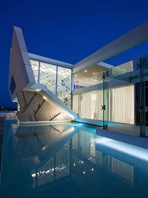 Awesome!: Homes Futuristic