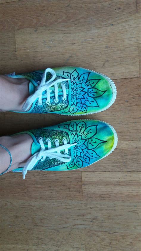 Painted shoes tie dye. Made with sharpies and alcohol. Hope you like them! | Tie dye shoes, How ...