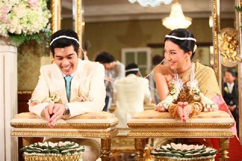 Thai Traditional Wedding Ceremony – Water Pouring | Learn Thai with Mod