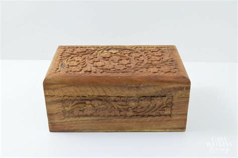 DIY Wood Carving on Stand - Casa Watkins Living