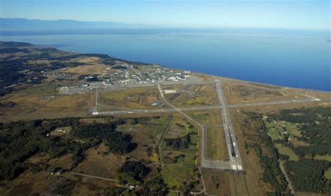 Runway reopens at NAS Whidbey Island