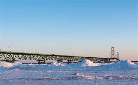 60+ Winter Mackinac Bridge Stock Photos, Pictures & Royalty-Free Images ...