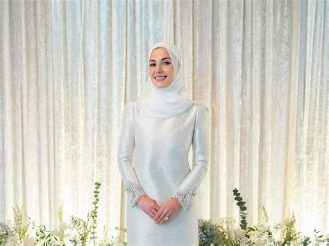 Brunei's Anisha Rosnah dazzles in designs by Malaysia's Teh Firdaus