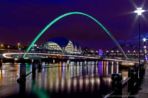 My Photo Blog: Gateshead Millennium Bridge - Newcastle upon Tyne