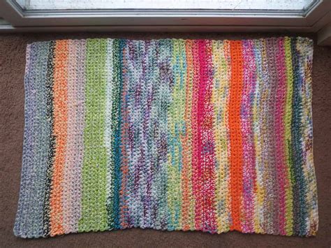 crochet rug, free crochet pattern, scrap yarn crochet pattern, easy crochet rug