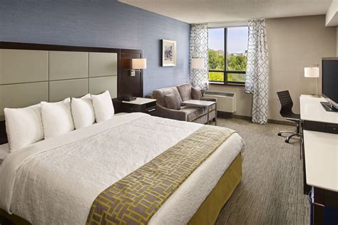 Waterfront Hotel Downtown Burlington Reviews, Deals & Photos 2024 - Expedia.ca